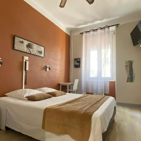 Hotel Au Royal 2*